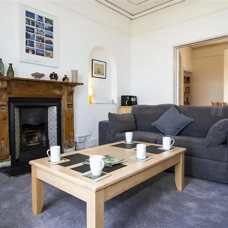 4 Draycott Terrace * St Ives (Cornwall)
