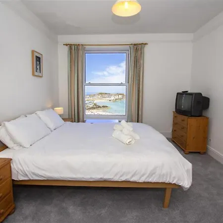 4 Draycott Terrace * St Ives (Cornwall)