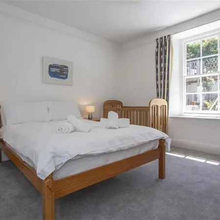4 Draycott Terrace *